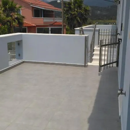 Chiliadou Ib,iib, Chiliadou Beach, Fokida *